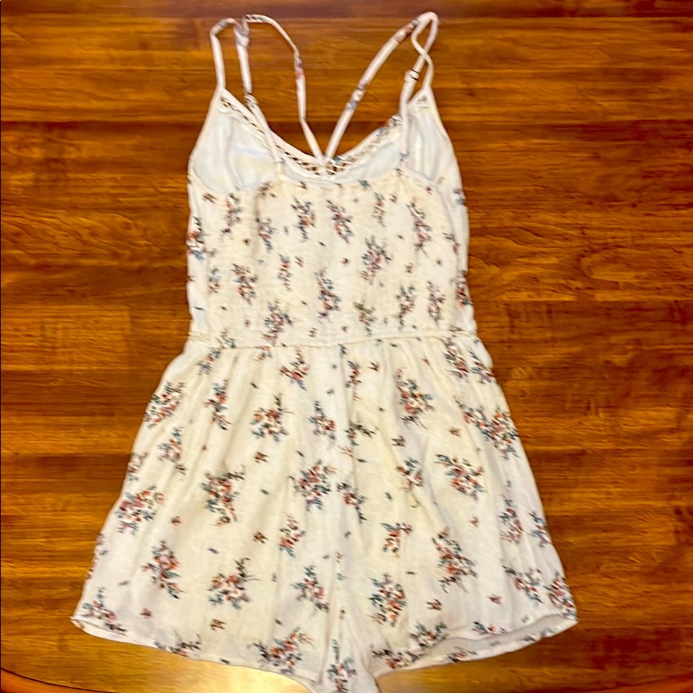 Hollister Cream Textured Fabric